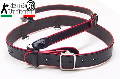 Cinturone CARABINIERI con spallaccio in pelle. Cinturone CARABINIERI con spallaccio in pelle.